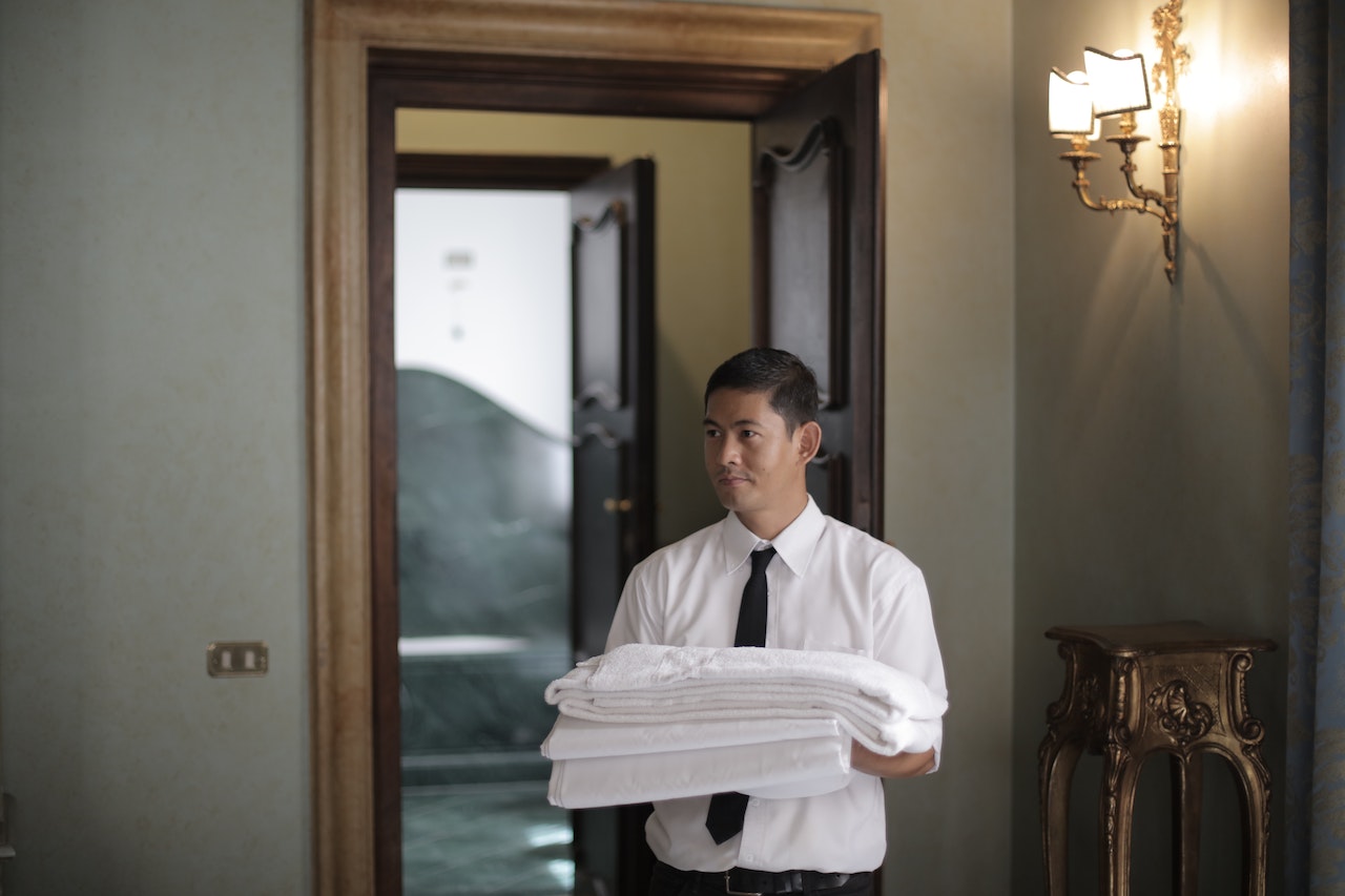 how to become an airbnb host without owning property