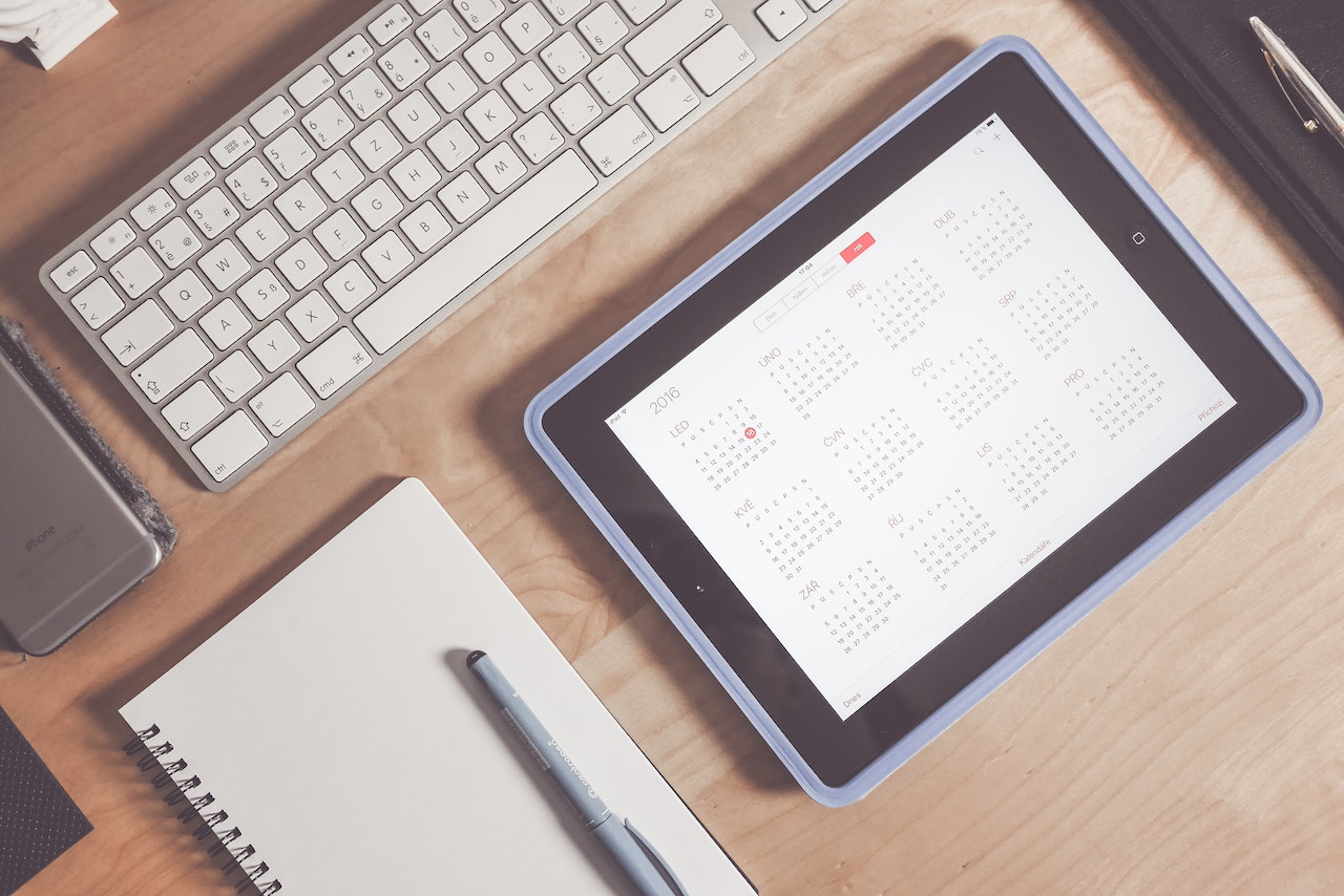 how to sync calendars Airbnb
