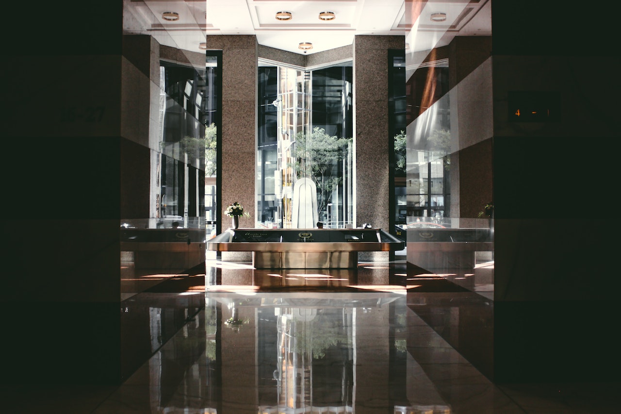 The Future of Hospitality: Contactless Check-In and its Benefits for Property Managers 2 contactless check in benefits