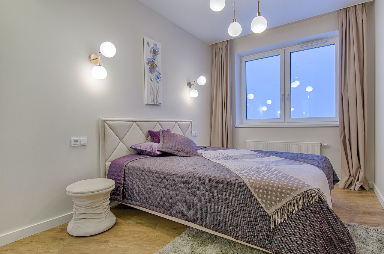 make money selling hotel rooms