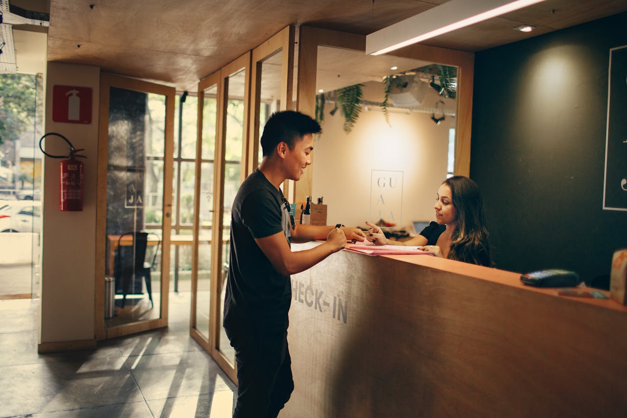 do hotels need id of both guests