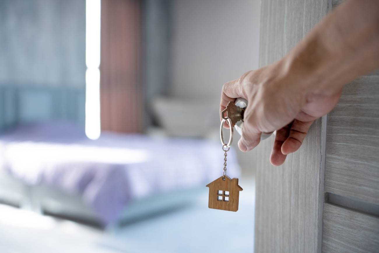 Breakage Deposits Explained: Protecting Your Rental Without Scaring Off Guests